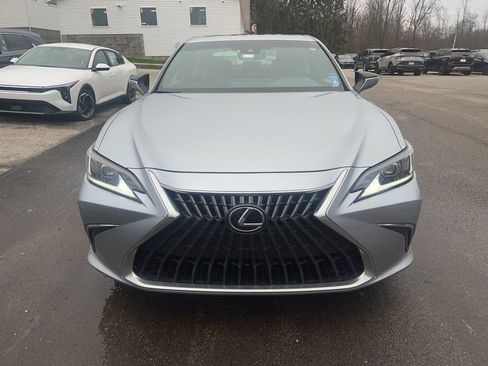 Used 2023 Lexus ES 300h w/ Premium Package image 4