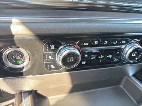 Used 2023 GMC Sierra 1500 SLT w/ SLT Premium Package AWD/4WD image 27