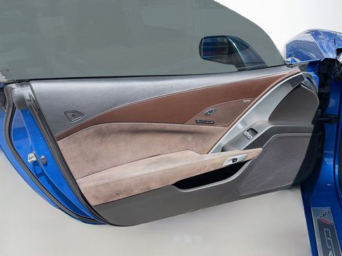 Used 2014 Chevrolet Corvette Z51 3LT w/ 3LT Preferred Equipment Group image 18