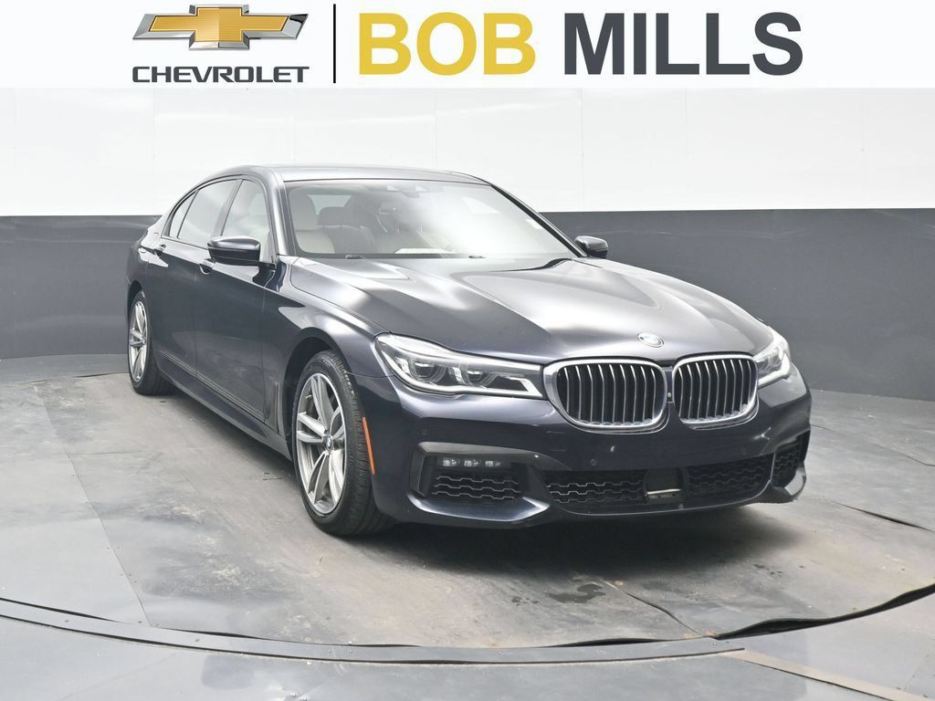 Used 2018 BMW 750i xDrive AWD/4WD image 1