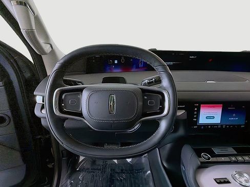 Used 2025 Lincoln Navigator Reserve AWD/4WD image 35