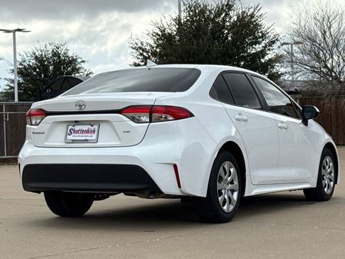 Used 2024 Toyota Corolla LE image 8