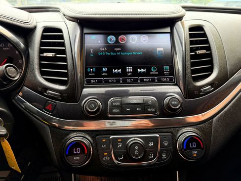 Used 2017 Chevrolet Impala LT image 20