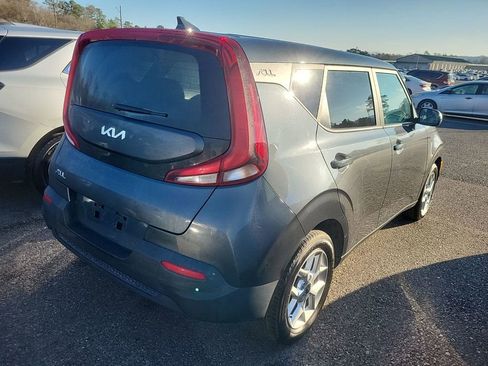 Used 2022 Kia Soul LX w/ Technology Package image 2