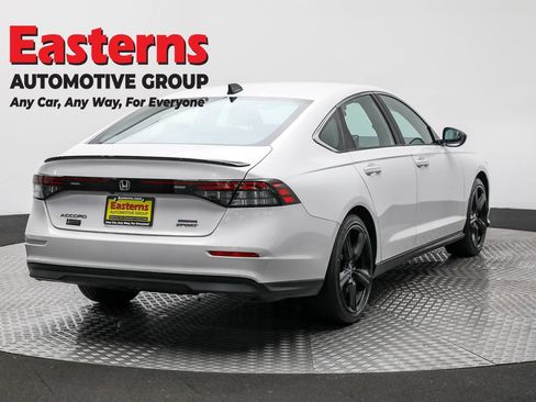 Used 2025 Honda Accord Sport image 5