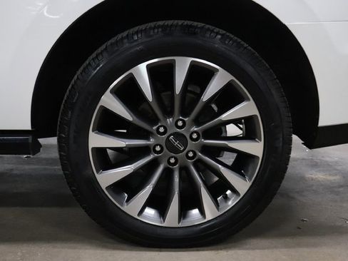Used 2021 Lincoln Navigator Reserve w/ Luxury Package image 39