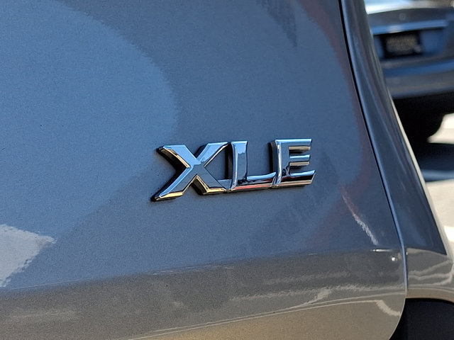 Certified 2025 Toyota Sienna XLE FWD image 31