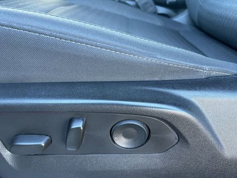 Used 2025 Chevrolet Silverado 1500 LT image 13