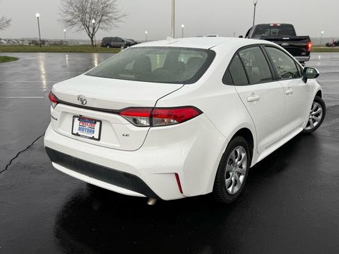 Used 2020 Toyota Corolla LE image 3