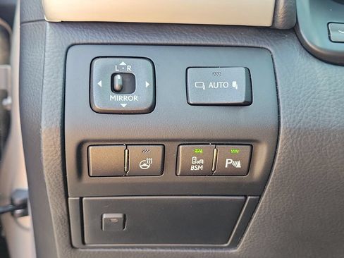 Used 2015 Lexus LS 460 w/ Comfort Package RWD image 22