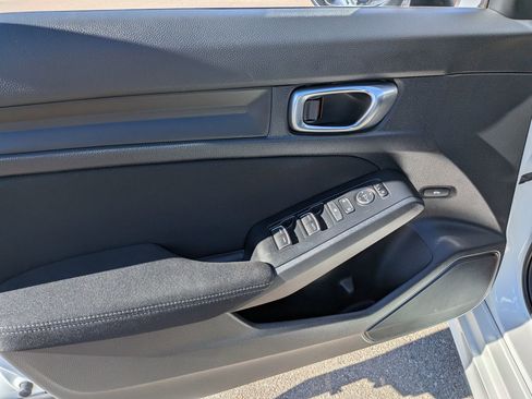 Used 2023 Honda Civic Sport image 8