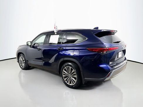 Certified 2022 Toyota Highlander Platinum image 5