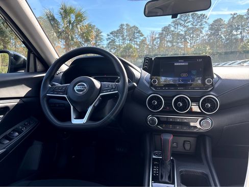 Used 2023 Nissan Sentra SV image 4