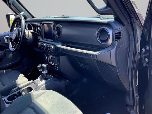 Used 2022 Jeep Gladiator Sport AWD/4WD image 16