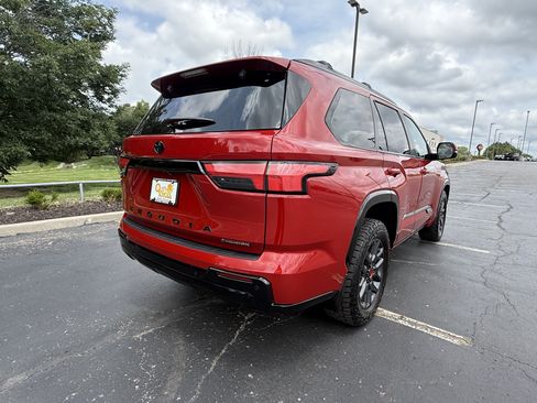 Certified 2025 Toyota Sequoia Platinum AWD/4WD image 3