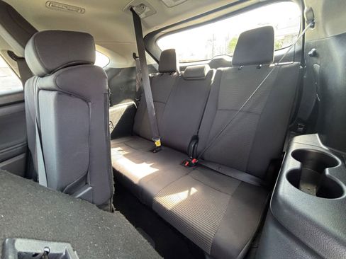 Used 2025 Toyota Highlander LE FWD image 36