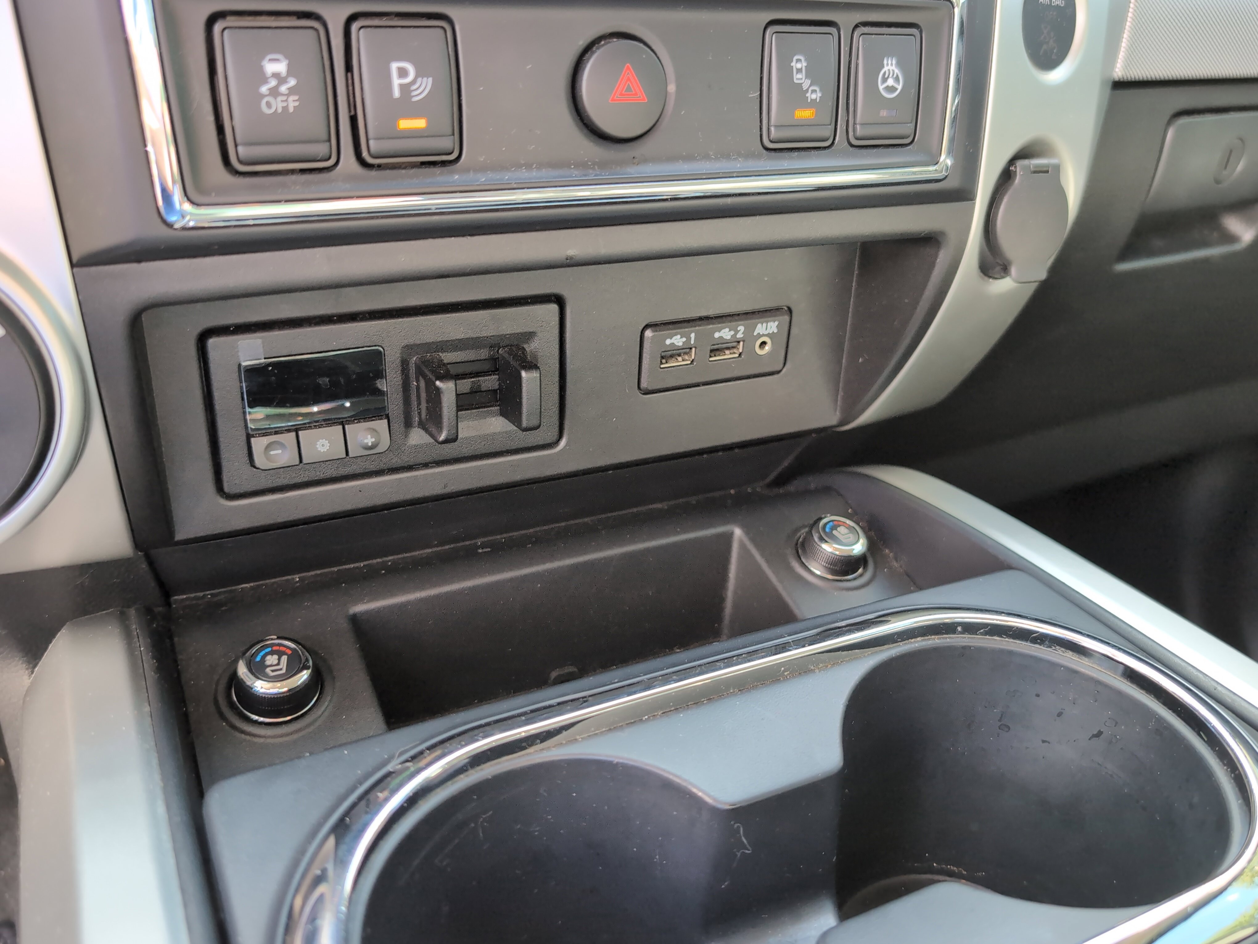 Used 2019 Nissan Titan PRO-4X w/ Pro-4x Convenience Package AWD/4WD image 19