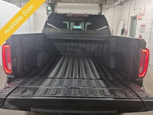 Used 2022 GMC Sierra 1500 AT4 w/ AT4 Premium Package AWD/4WD image 4