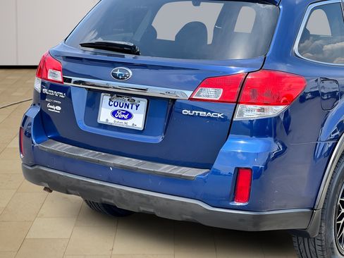 Used 2011 Subaru Outback 2.5i Limited AWD/4WD image 38