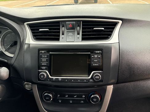 Used 2015 Nissan Sentra SV image 36
