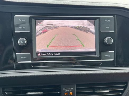 Used 2024 Volkswagen Jetta SE image 25