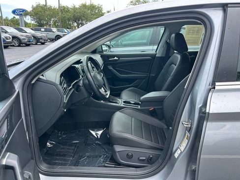 Used 2023 Volkswagen Jetta SE w/ Black Wheel Package FWD image 15