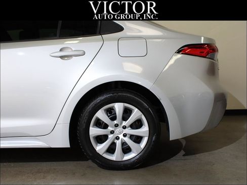 Used 2020 Toyota Corolla LE FWD image 7