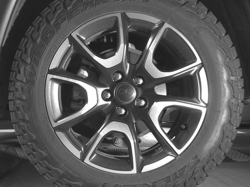 Used 2025 Jeep Compass Trailhawk AWD/4WD image 14