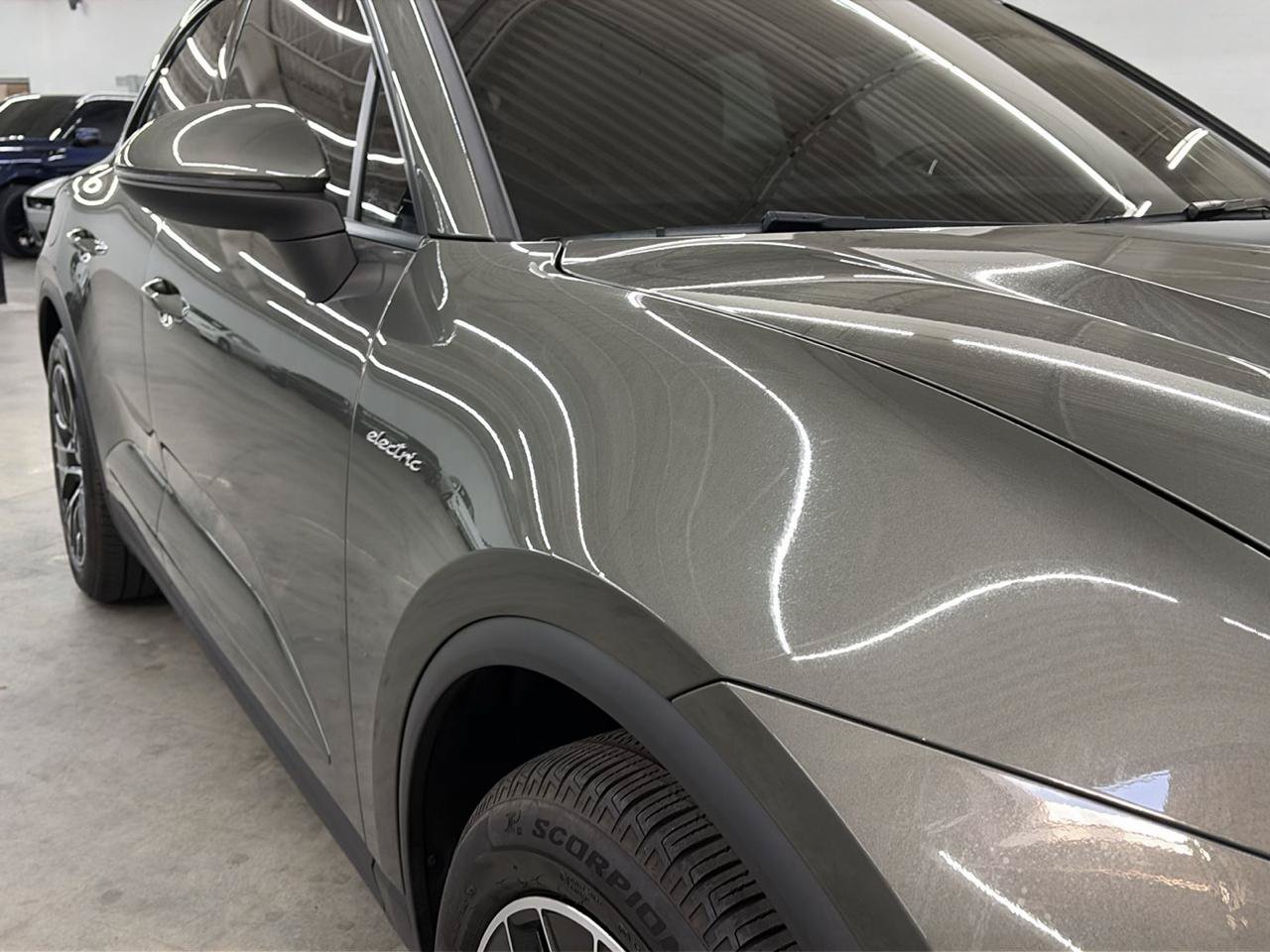 Used 2025 Porsche Macan Electric w/ Premium Package RWD image 4