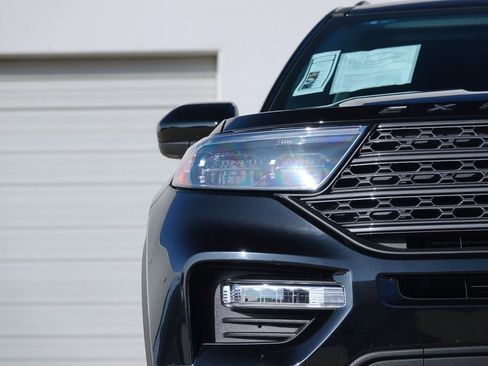 Used 2023 Ford Explorer XLT w/ Equipment Group 202A image 18