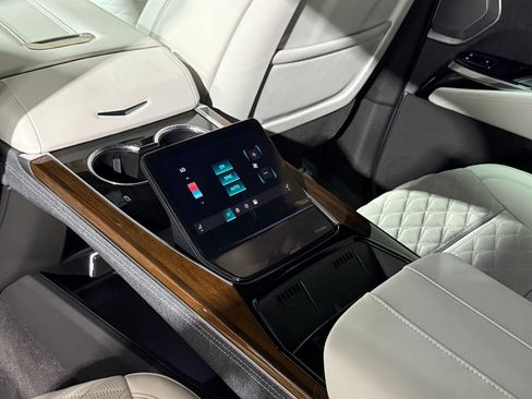 New 2026 Cadillac Escalade Platinum Sport AWD/4WD image 50