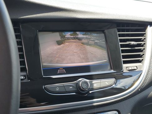 Used 2022 Buick Encore Preferred AWD/4WD image 26