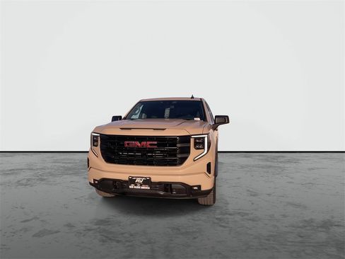 Used 2022 GMC Sierra 1500 Elevation w/ X31 Off-Road Package image 3