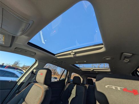 Used 2023 GMC Acadia AT4 image 33