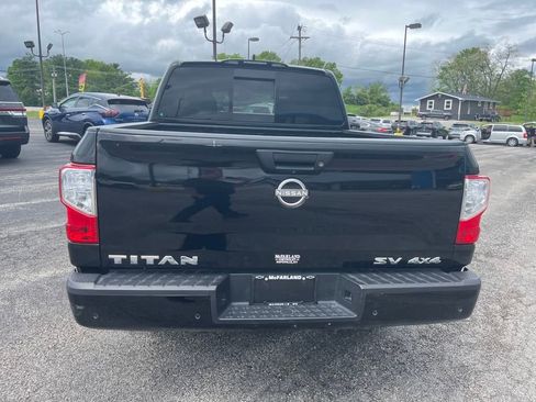 Used 2023 Nissan Titan SV image 4