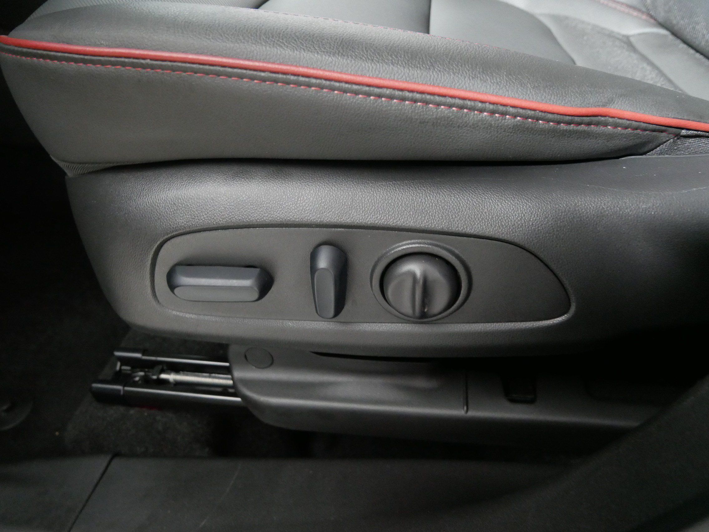 Used 2024 Chevrolet TrailBlazer RS w/ Driver Confidence Package FWD image 20