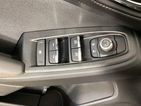 Used 2025 Subaru Crosstrek 2.5i Limited AWD/4WD image 15