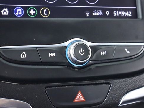 Used 2021 Chevrolet Equinox LT image 20