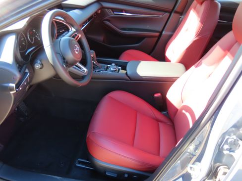 New 2026 MAZDA MAZDA3 Carbon image 39