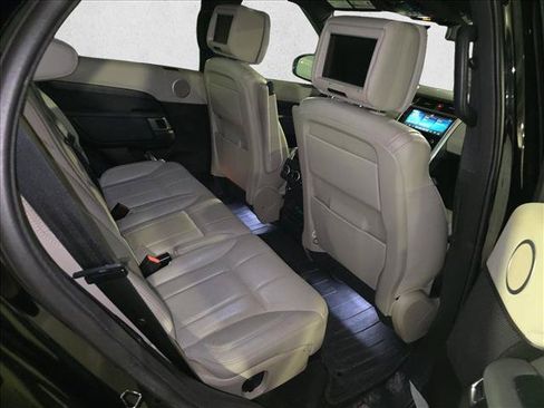 Used 2018 Land Rover Discovery HSE AWD/4WD image 11