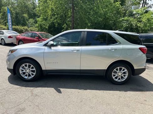 Used 2021 Chevrolet Equinox LT w/ Driver Convenience Package image 8