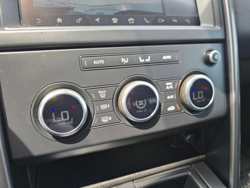 Used 2020 Land Rover Discovery Landmark AWD/4WD image 37