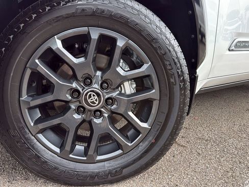 Used 2025 Toyota Sequoia Platinum image 29