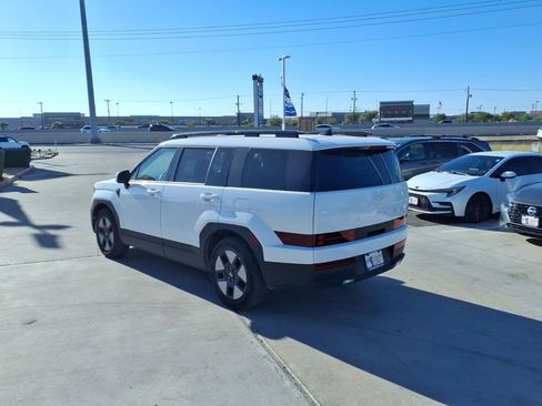 Used 2025 Hyundai Santa Fe SEL image 3