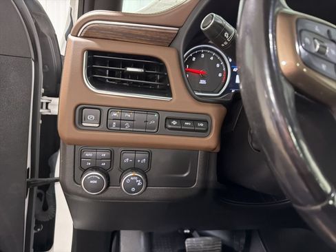 Used 2021 Chevrolet Suburban High Country AWD/4WD image 41