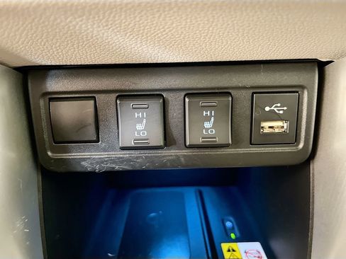 Used 2022 Toyota Corolla Cross XLE w/ Convenience Package image 20