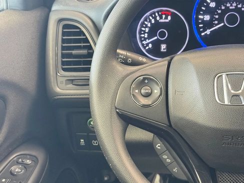 Used 2019 Honda HR-V LX image 27