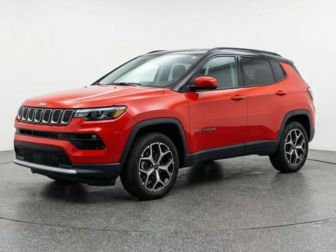 Used 2025 Jeep Compass Limited image 3