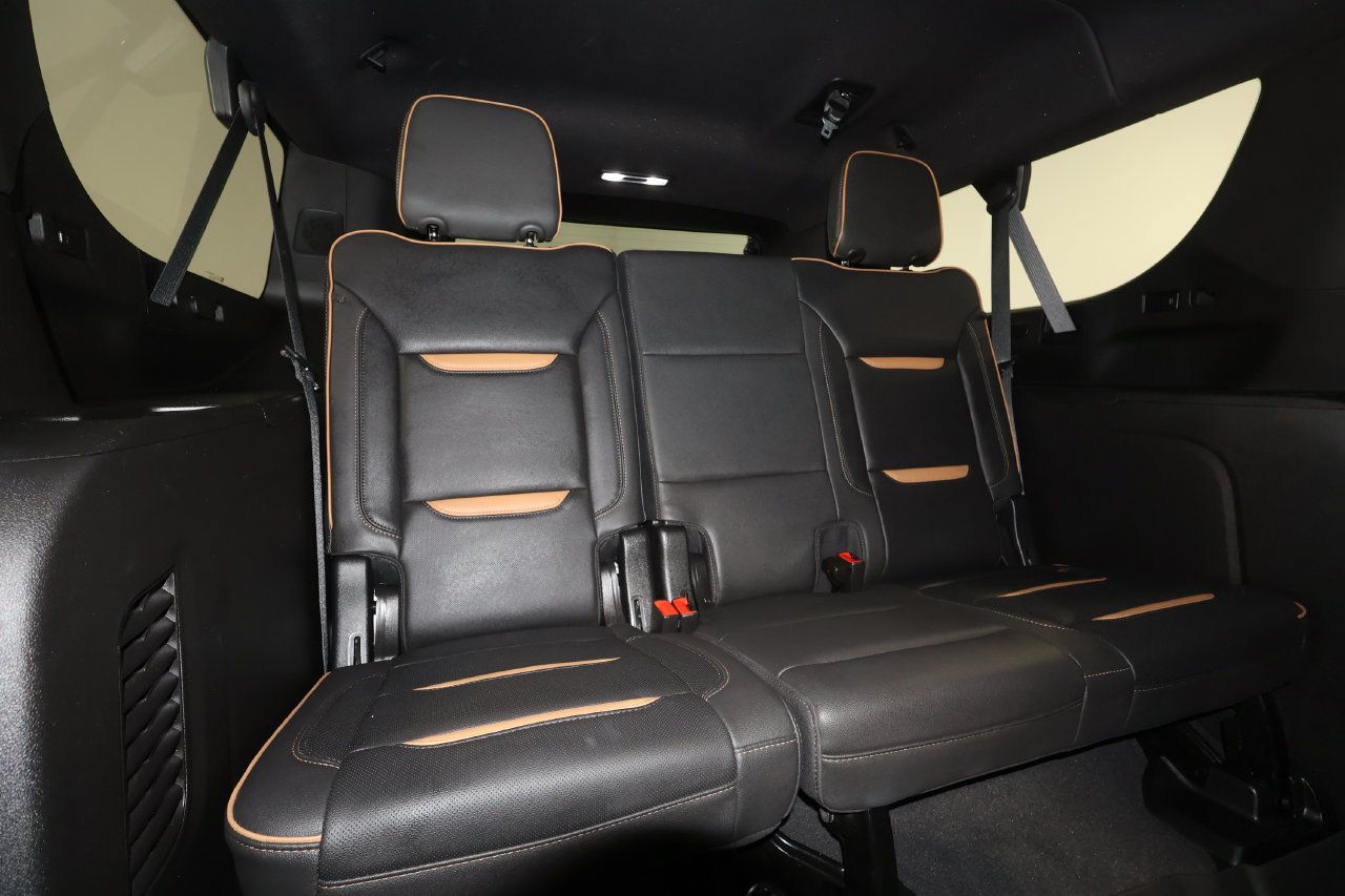 Used 2024 GMC Yukon XL AT4 w/ AT4 Premium Plus Package AWD/4WD image 27