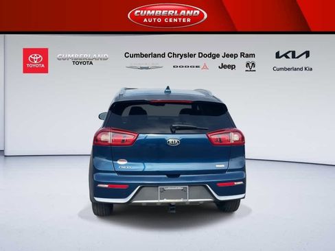 Used 2018 Kia Niro EX image 7